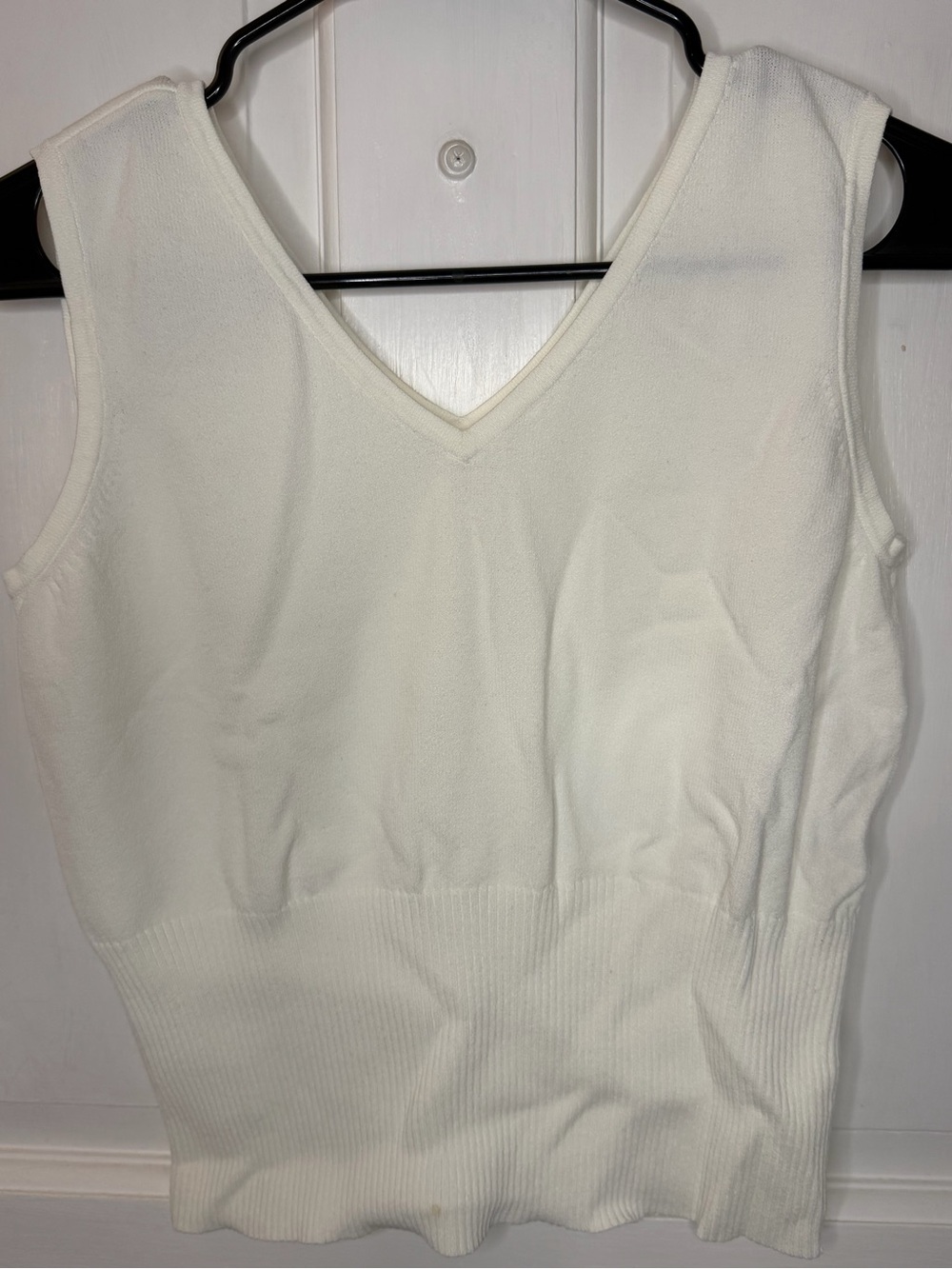 Talbots Petites Women’s Ivory Knit Sweater Vest V-Neck Sleeveless Ribbed Size S